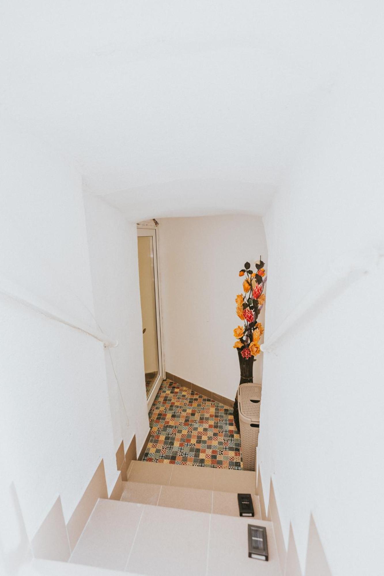 Locart -Cozy Downtown Apartment, Near Black Church With Free Wi-Fi Braşov Eksteriør billede