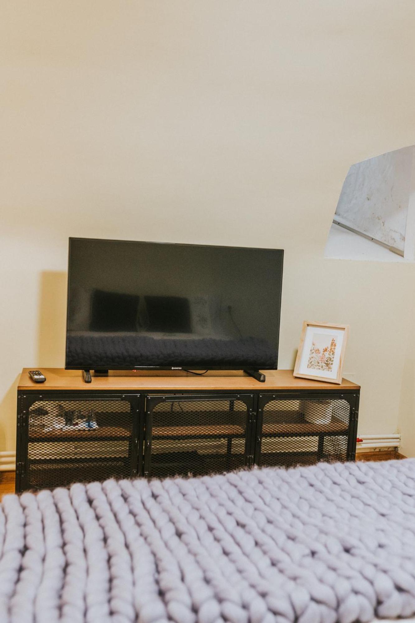 Locart -Cozy Downtown Apartment, Near Black Church With Free Wi-Fi Braşov Eksteriør billede