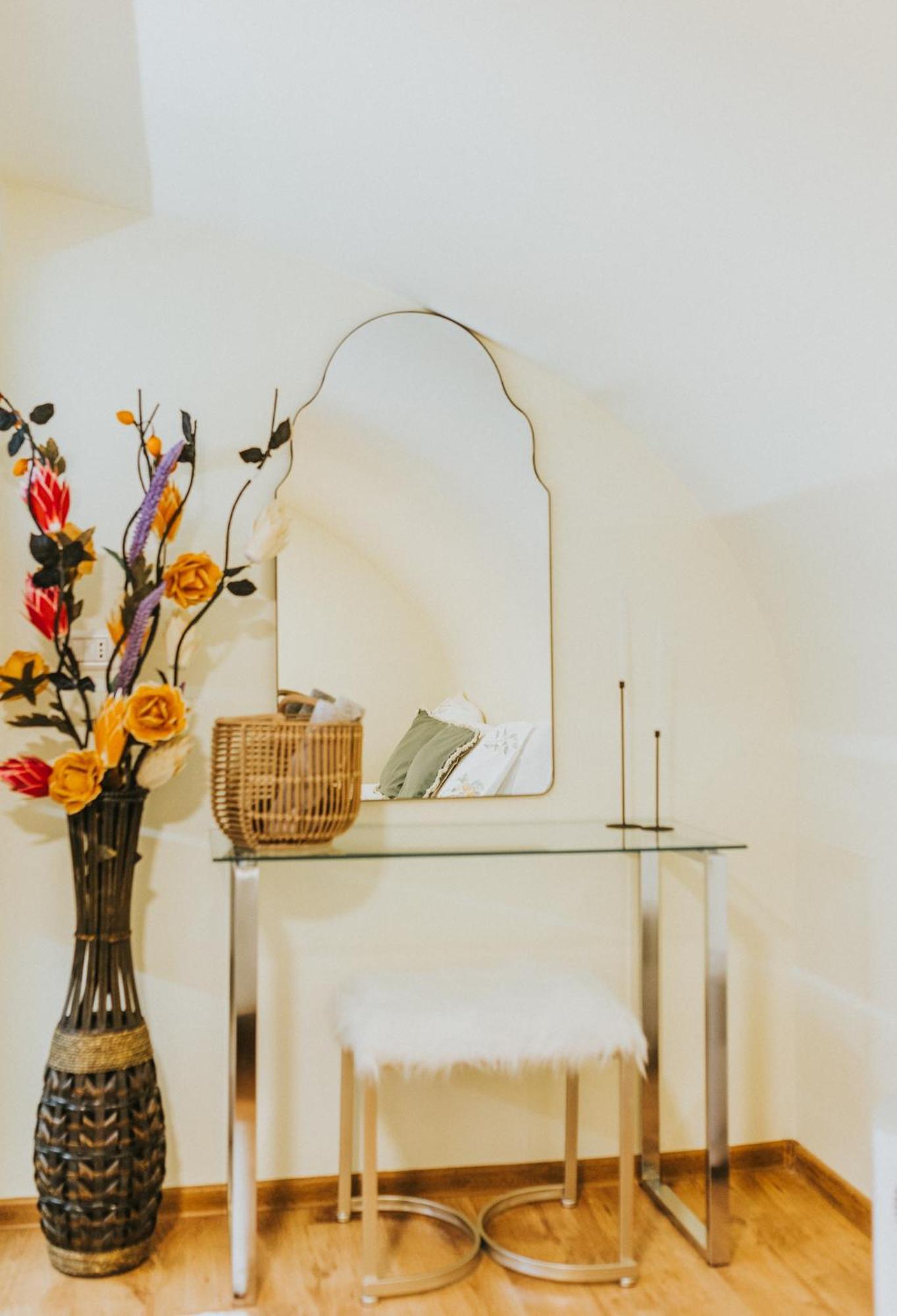 Locart -Cozy Downtown Apartment, Near Black Church With Free Wi-Fi Braşov Eksteriør billede