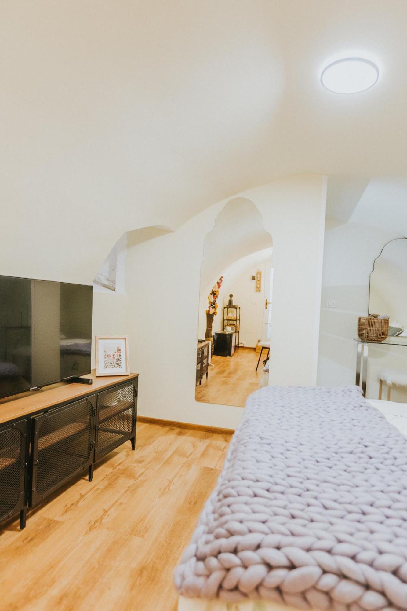 Locart -Cozy Downtown Apartment, Near Black Church With Free Wi-Fi Braşov Eksteriør billede