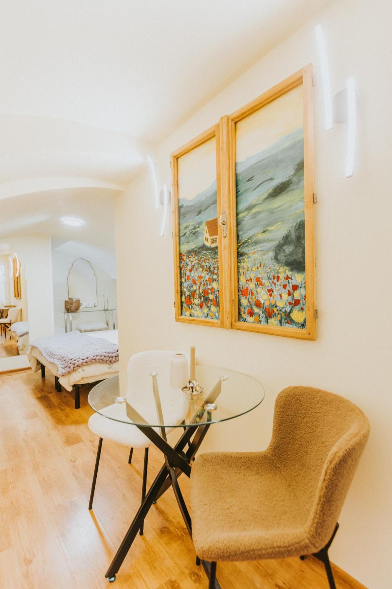 Locart -Cozy Downtown Apartment, Near Black Church With Free Wi-Fi Braşov Eksteriør billede